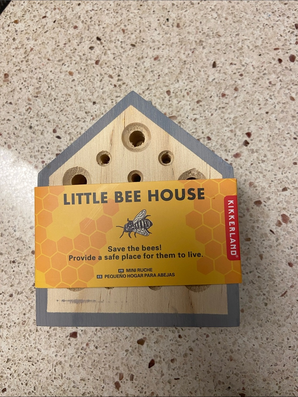 Kikkerland Yellow & Gray Little Bee House